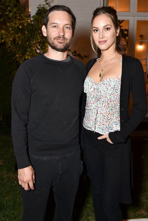 tobey maguire dating